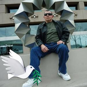 Meet your Posher, Manuel sola